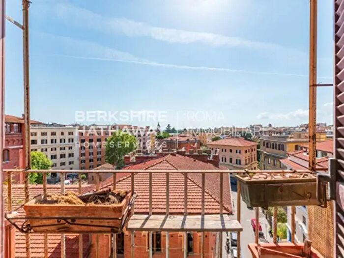 Appartamento con 6 locali in vendita in Via Collina, Roma