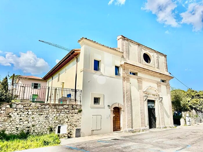 Casa bilocale in vendita in Via Via Strada Romana, Spoleto