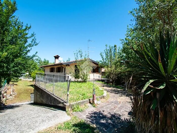 Casa con 6 locali in vendita in Via della Gherla, Moniga Del Garda