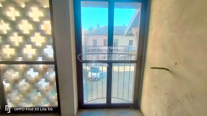 Casa con 5 locali in vendita in Via Olmeda Snc Capiago Intimiano, Capiago Intimiano