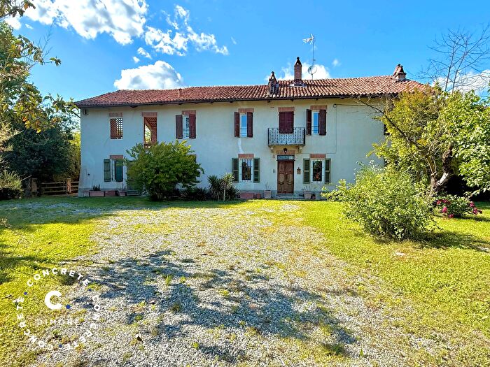 Casa con 11 locali in vendita in Via Vignole, Montafia