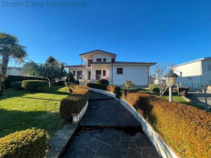 Casa con 7 locali in vendita in Via Arciprete Miraglia, Sarconi