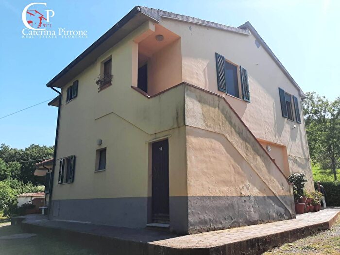 Casa con 8 locali in vendita in Via Vecchia di Ligia, Montecatini Val Di Cecina