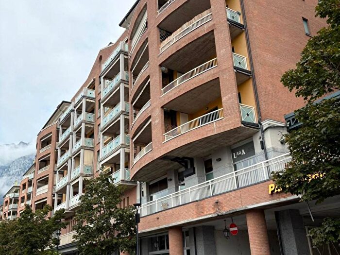 Appartamento bilocale in affitto in Via Monte Grappa, Acquate, Lecco