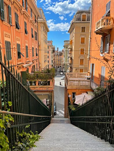 Appartamento con 7 locali in vendita in Via Giacomo Balbi Piovera, Genova