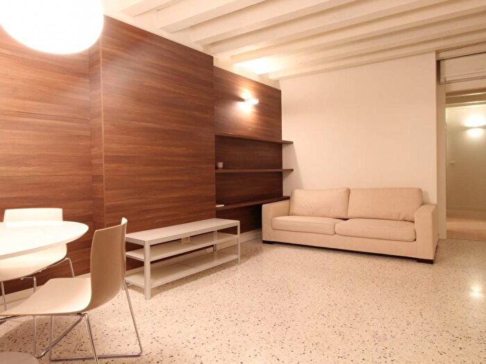 Appartamento trilocale in affitto in Contra Pescherie Vecchie, Centro Storico, Vicenza