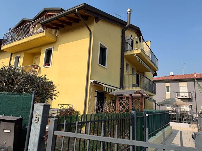 Appartamento bilocale in affitto in Via Ca De Fora, Beccacivetta Azzano, Castel dAzzano