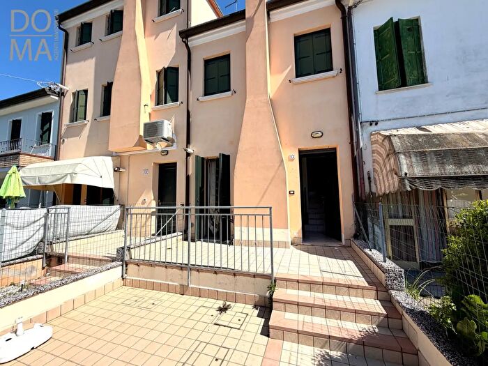 Casa trilocale in vendita in Porto Viro