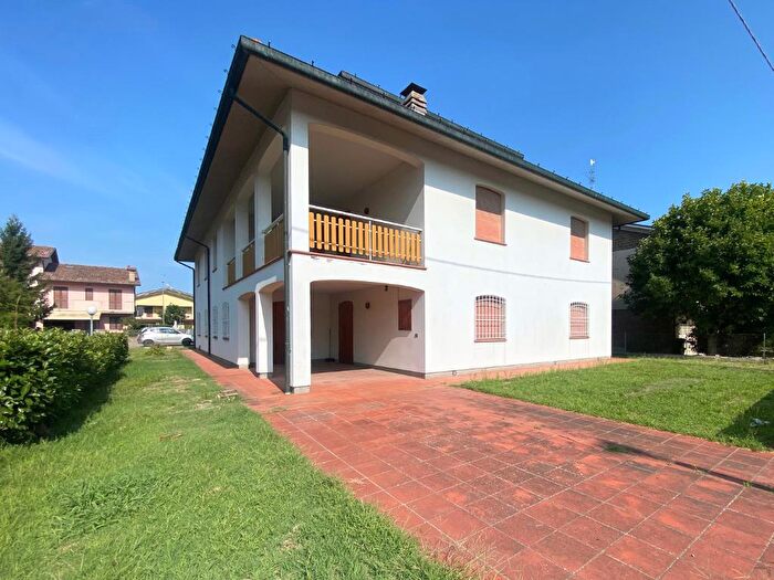 Casa con 6 locali in vendita in Ravenna