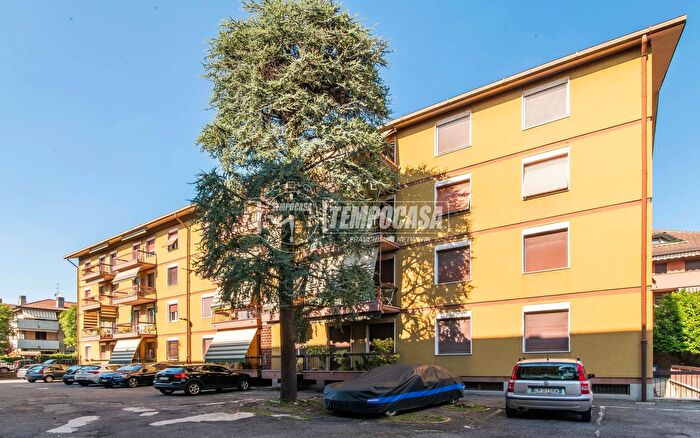 Appartamento trilocale in vendita in Desio