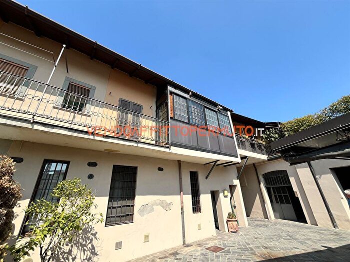 Casa con 6 locali in vendita in Via Donizetti, Romano Di Lombardia