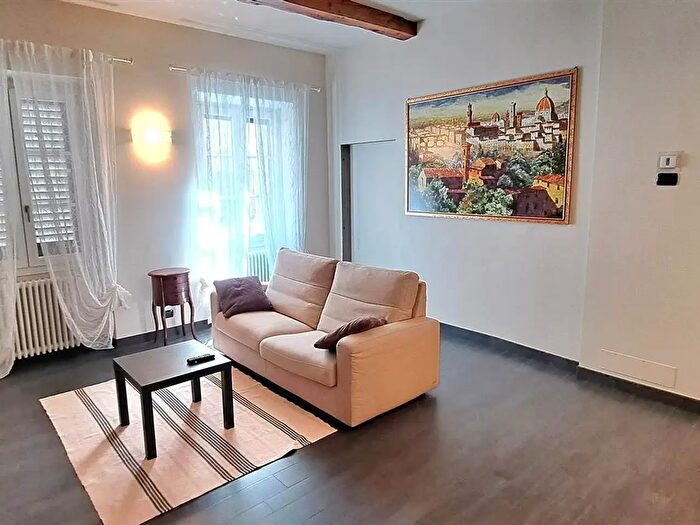 Appartamento trilocale in vendita in Via Guelfa, Firenze