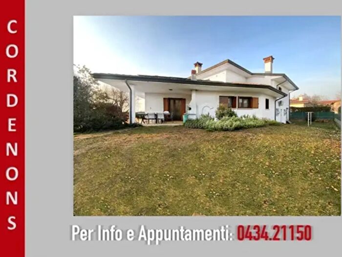 Casa con 6 locali in vendita in Via Portolana, Cordenons
