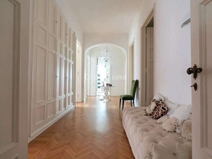 Appartamento con 5 locali in vendita in Via Giacomo Matteotti, Prato