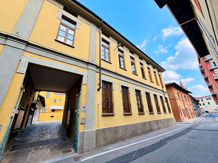 Appartamento bilocale in affitto in Via San Domenico, Centro Storico, Chieri