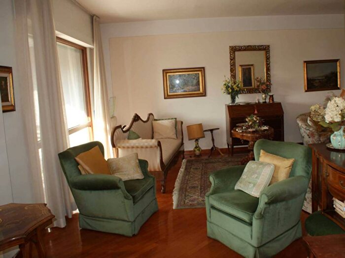 Appartamento quadrilocale in affitto in Via Calzabigi, Calzabigi, Livorno