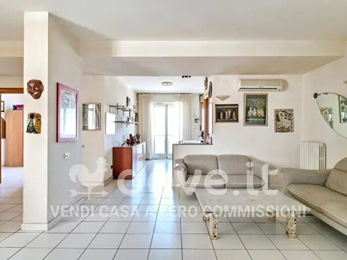 Appartamento con 5 locali in vendita in Via Vito Forleo, Taranto