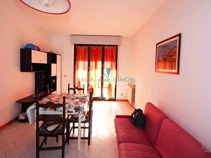 Appartamento con 5 locali in vendita in Via Giuseppe Pietri, Massa