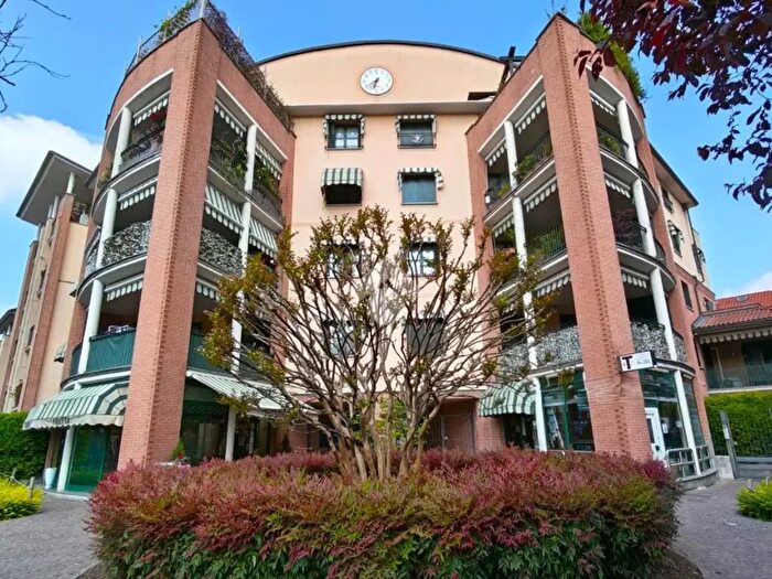 Appartamento trilocale in vendita in Via S Bernardo, Senago