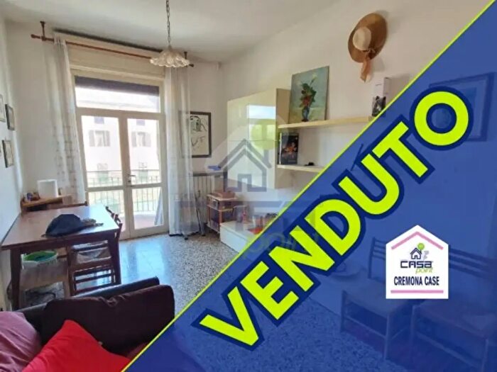 Appartamento trilocale in vendita in Via Milano, Cremona