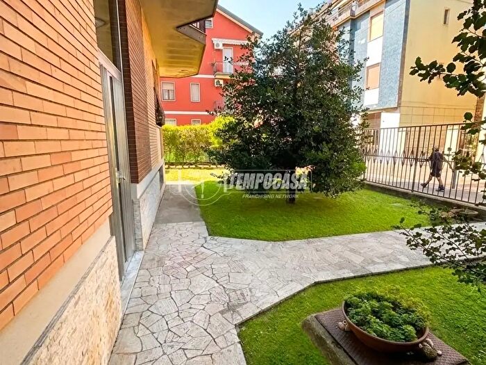 Appartamento trilocale in vendita in Via della Liberazione, Gaggiano