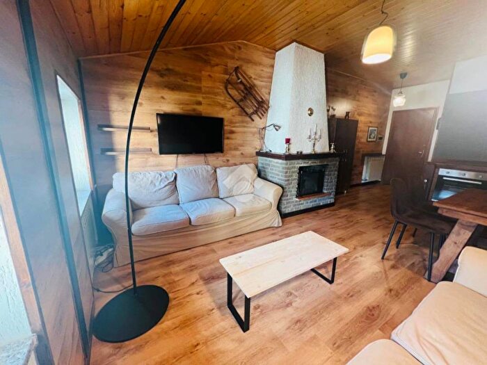 Appartamento trilocale in affitto in Via Guglielmo Marconi, Centro, Temù