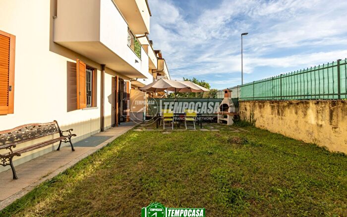 Appartamento trilocale in vendita in Via Rossini C, Trezzano Rosa