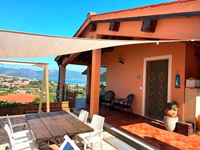 Casa con 6 locali in vendita in Via Benvenuto Cellini, Portoferraio