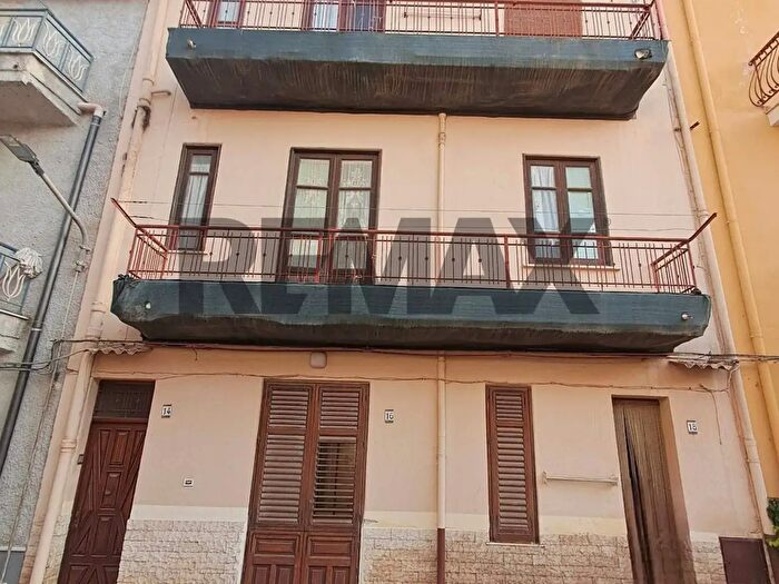 Casa con 10 locali in vendita in Casteldaccia