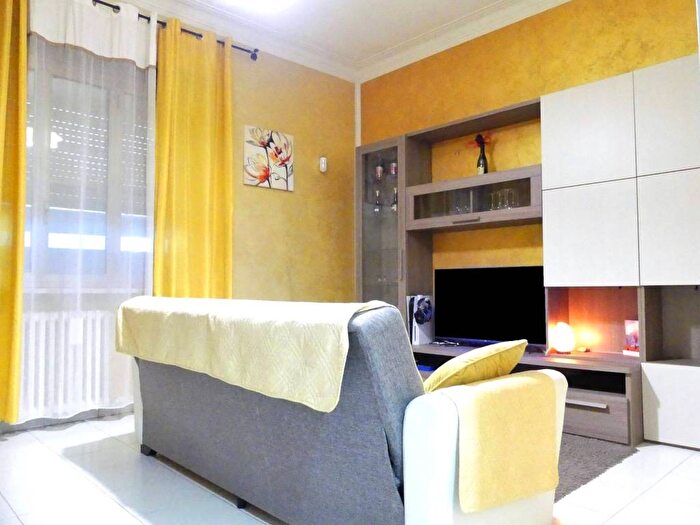 Appartamento trilocale in affitto in Via Gaetano Donizetti, Centro, Grugliasco