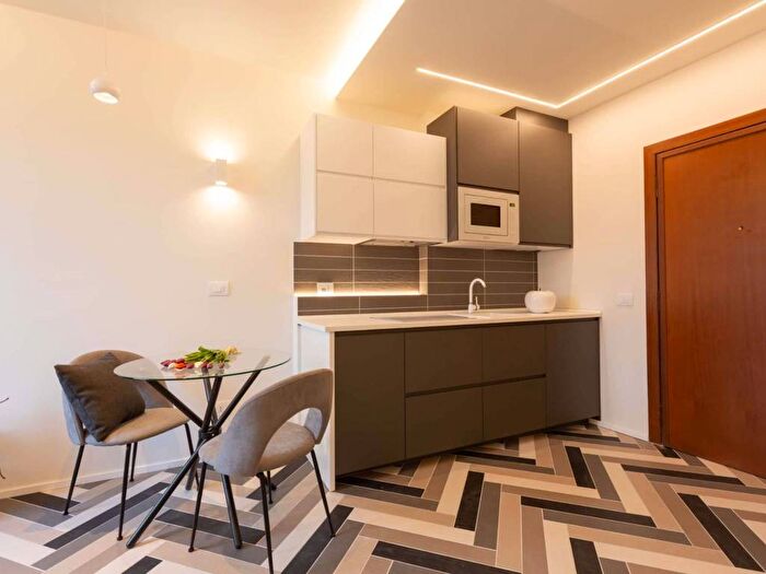 Appartamento bilocale in affitto in Via Accademia, Casoretto, Milano