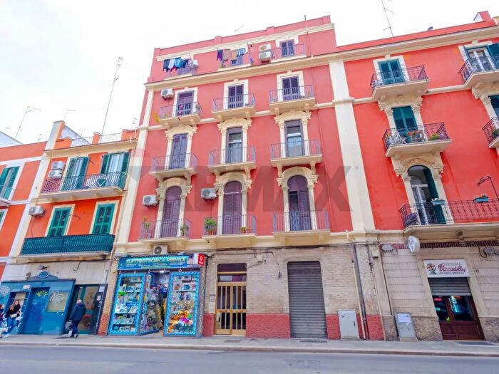 Appartamento trilocale in vendita in Via Francesco Crispi, Bari