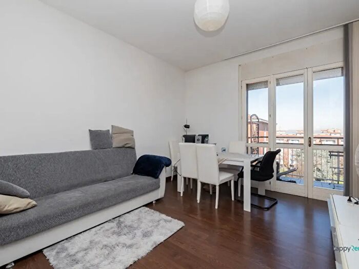 Appartamento trilocale in affitto in Via Mecenate, Milano