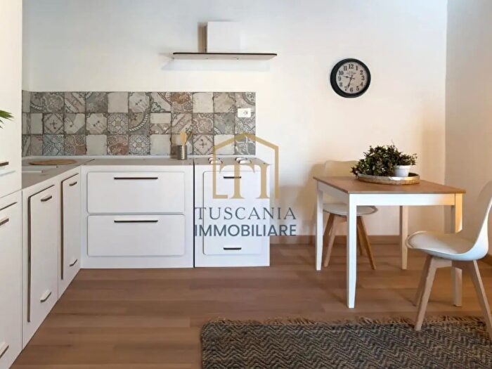 Appartamento trilocale in vendita in Colle Di Val D'Elsa