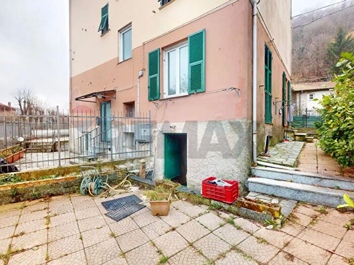 Appartamento quadrilocale in vendita in Via Forni Antichi, Savignone
