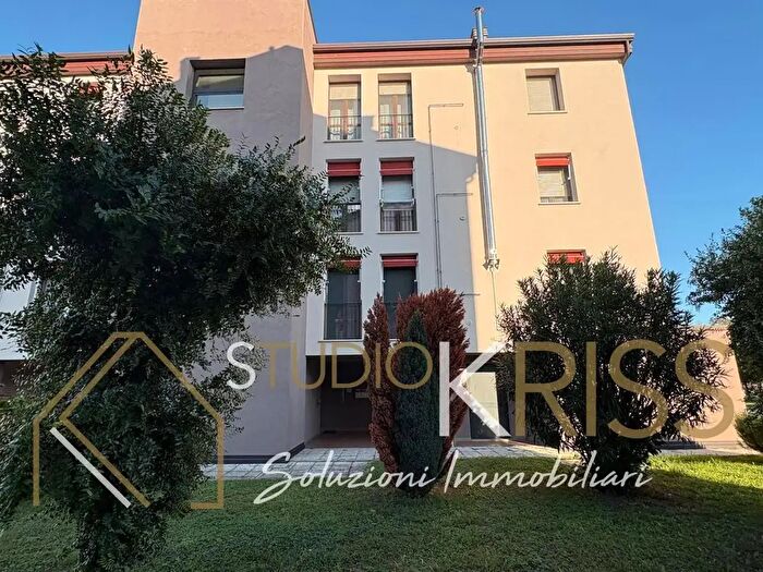 Appartamento trilocale in vendita in Via Nemesio Orsatti, Ferrara