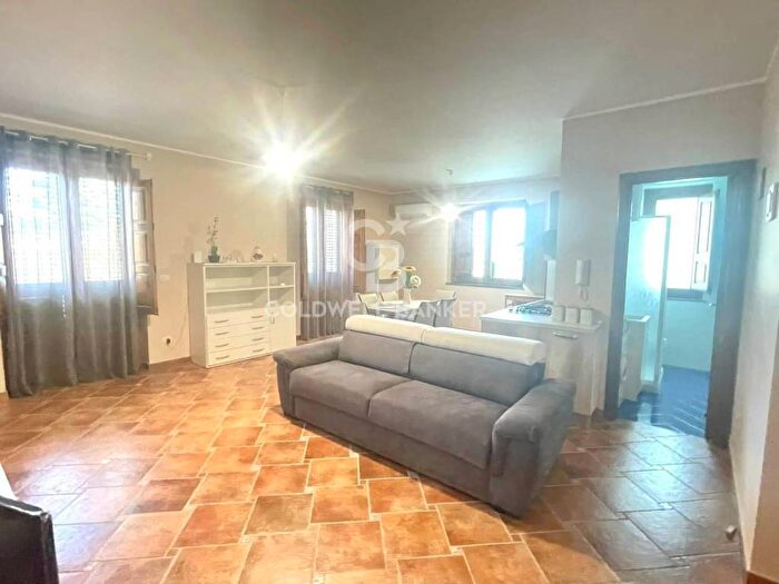 Appartamento trilocale in affitto in Via Algerazzi, Caselle, Milo