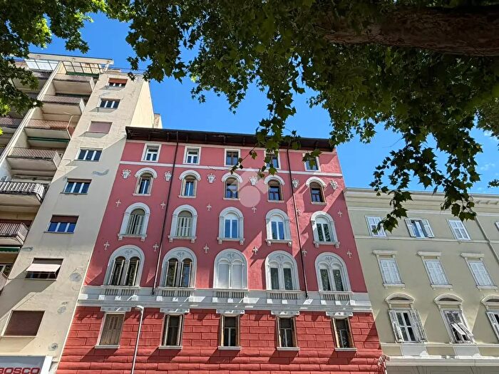 Appartamento quadrilocale in vendita in Via del Coroneo, Trieste