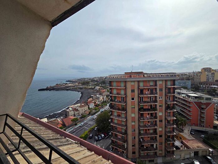 Appartamento quadrilocale in affitto in Viale Alcide De Gasperi, Guardia Li Cuti, Catania