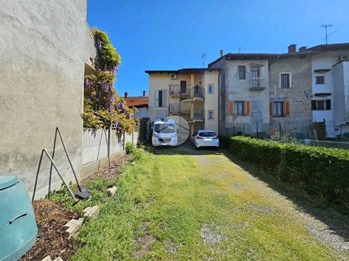 Casa quadrilocale in vendita in Via Vittorio Veneto, Vische