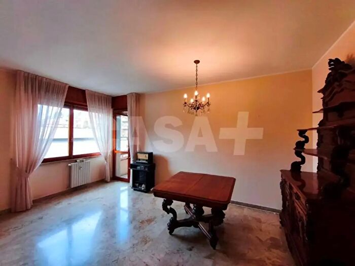 Appartamento quadrilocale in vendita in Via San Vito Silvestro, Varese