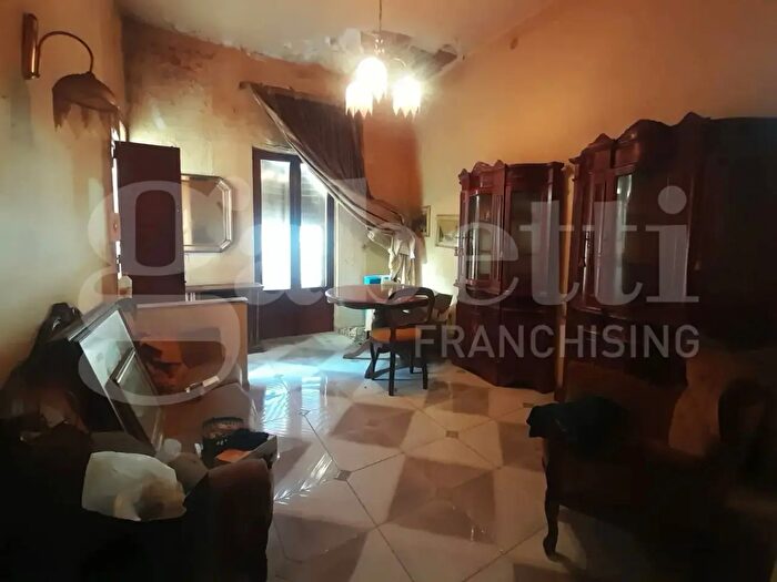 Appartamento trilocale in vendita in Via Piave, Siracusa