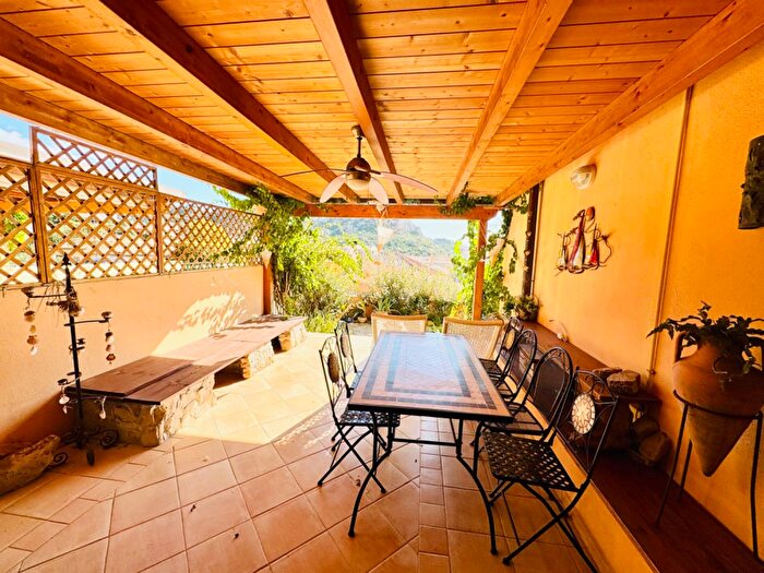 Appartamento bilocale in vendita in Via Don Vico, La Maddalena