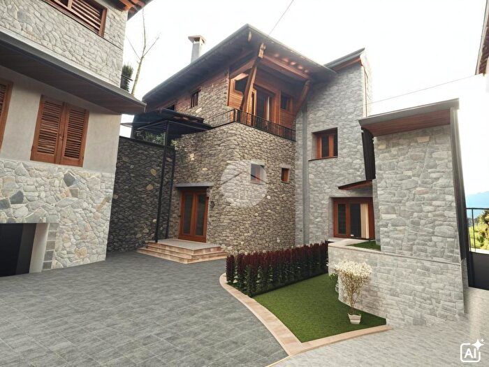 Casa trilocale in vendita in Via Casanuova, Paspardo