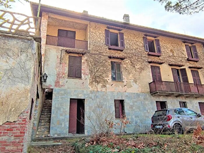 Casa con 13 locali in vendita in Via Anselmino, Spigno Monferrato