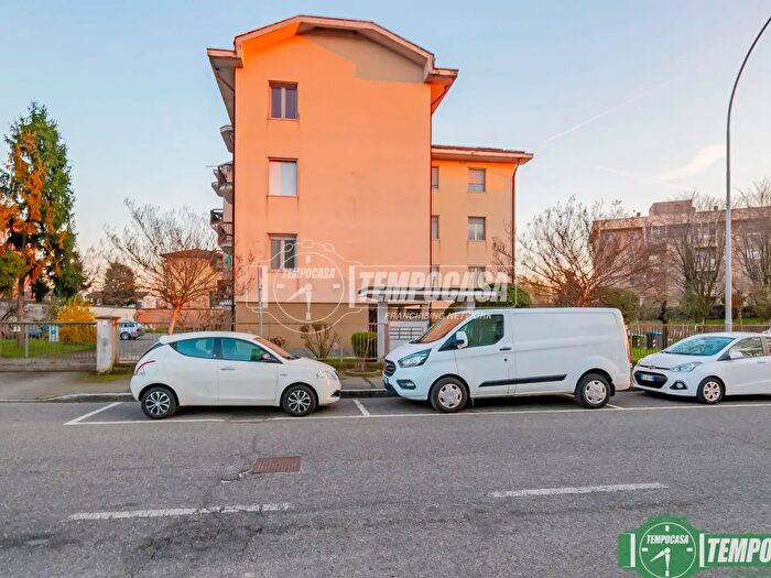 Appartamento quadrilocale in vendita in Via Papa Giovanni XXIII Andre, Tavazzano Con Villavesco