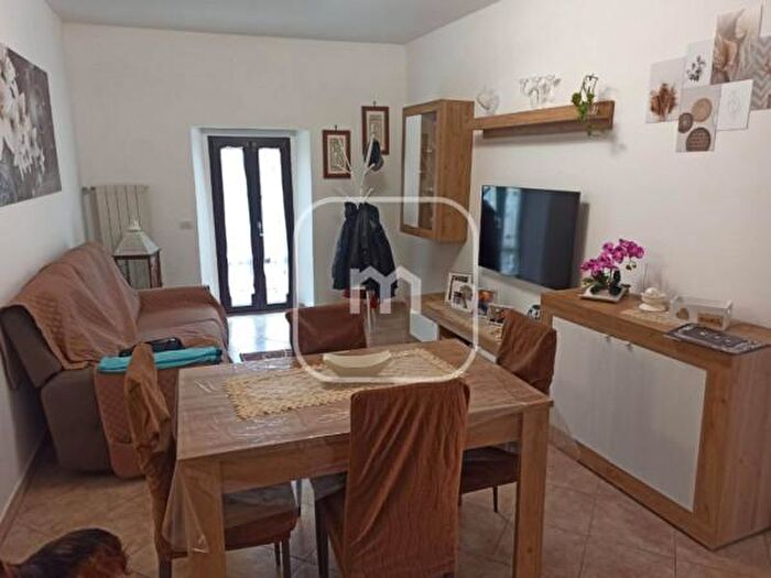 Appartamento trilocale in vendita in Via Indipendenza, Cave