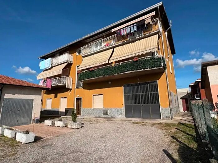 Appartamento trilocale in vendita in Via Onorevole Giovanni Gasparoli, Cassano Magnago