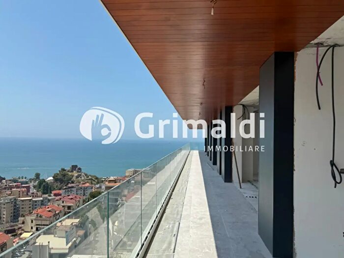 Appartamento quadrilocale in vendita in Viale delle Ginestre Snc, Salerno