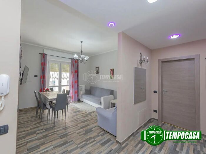 Appartamento quadrilocale in vendita in Via Giuseppe Verdi, Voghera